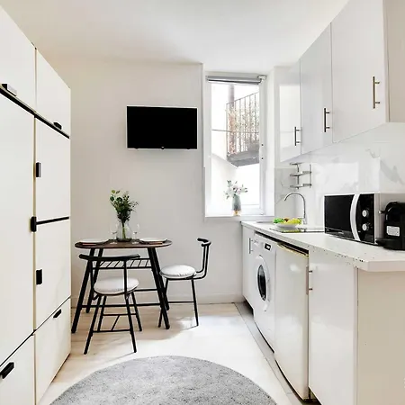 Cozy In The Heart Of The Marais Apartment