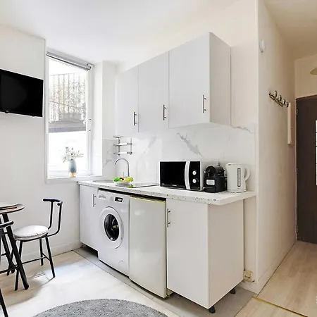 Cozy In The Heart Of The Marais Paris